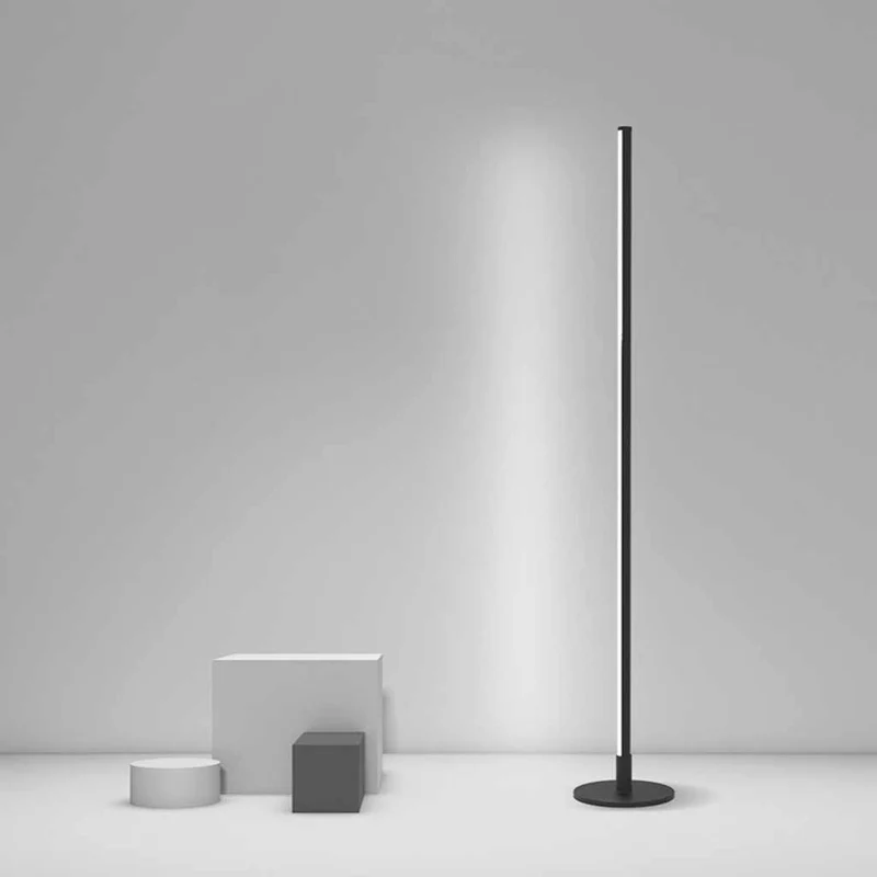 Slanke Staande LED Lamp Dimbaar met Afstandsbediening Aluminium IJzer Acryl Zwart Wit Modern Minimalistisch | Sansoti