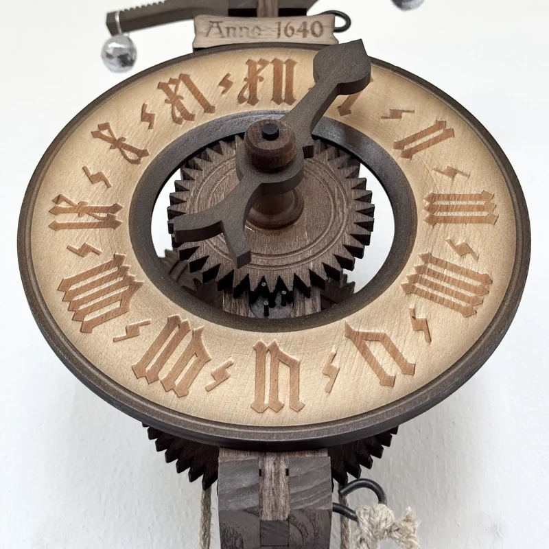 Rombach & Haas Anno 1640 A1640 Wanduhr Holz (dunkel) • Holzräderwerk • Gewichtsaufzug mit Waagbalken
