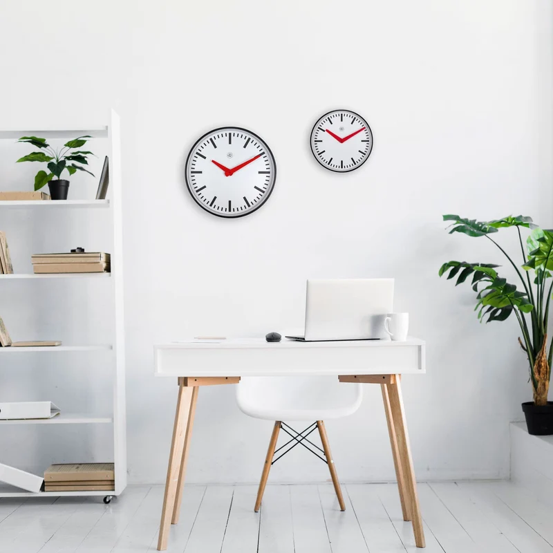 Wall clock 25.5cm - Silent - Plastic - "Newcastle"