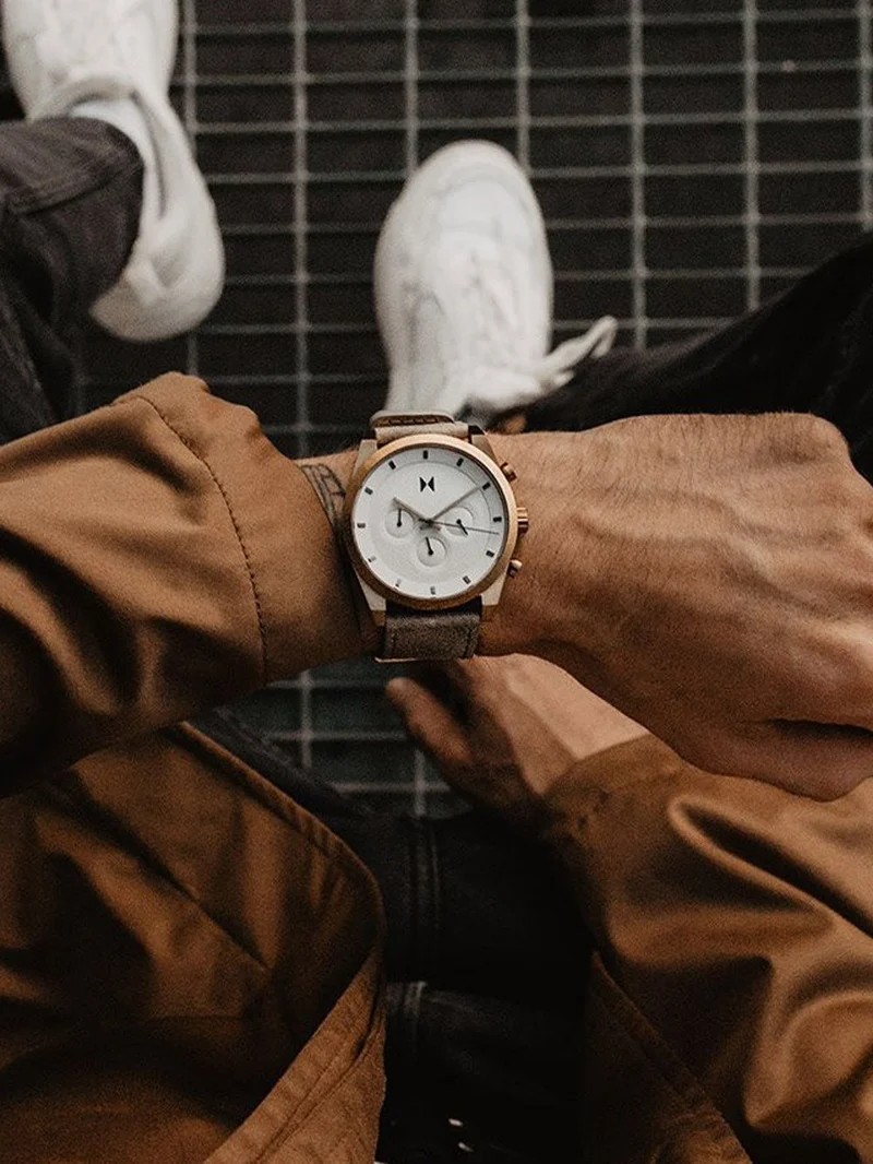 MVMT Element Chronograph 28000043-D Herrenuhr Bronze • Quarz-Chronograph • Gehärtetes Mineralglas