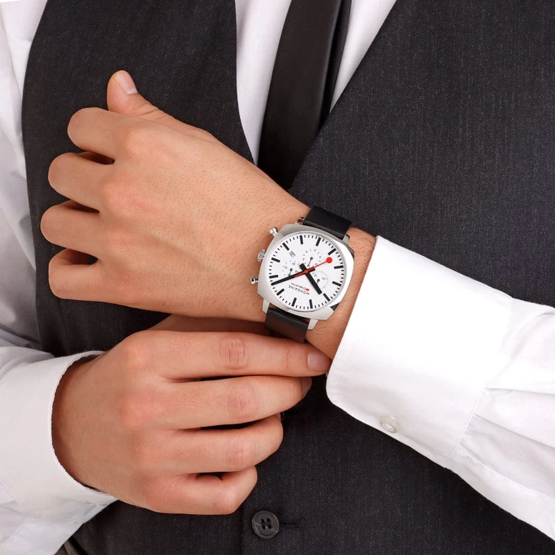 Mondaine Grand Cushion MSL.41410.LBV.SET Herrenuhr Schwarz • Saphirglas • Quarz-Chronograph