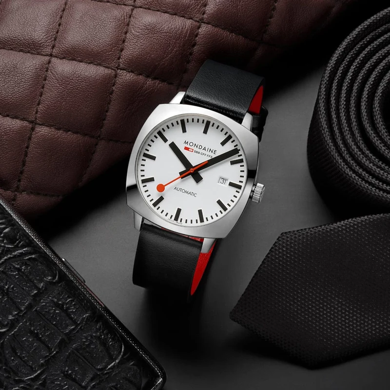 Mondaine Cushion MSL.3961B.LBV Herrenuhr Schwarz • Automatikwerk Sellita SW200-2 • Saphirglas mit BackLight