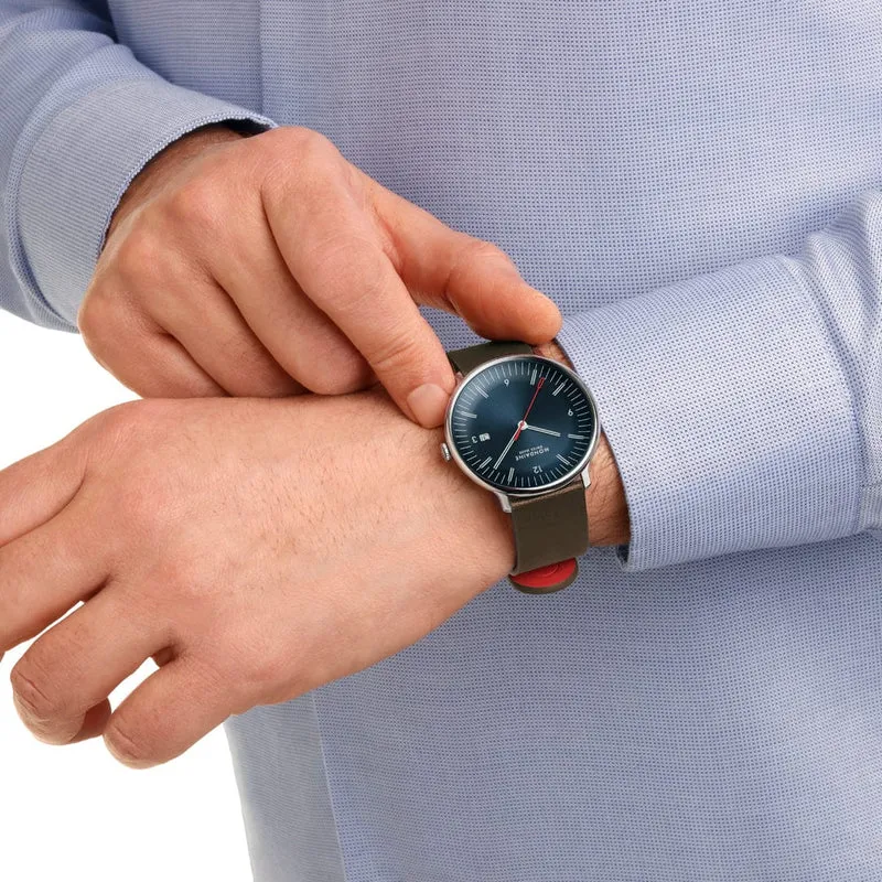 Mondaine Doppio MLE.41240.LGV Herrenuhr Braun • Saphirglas • Swiss Made