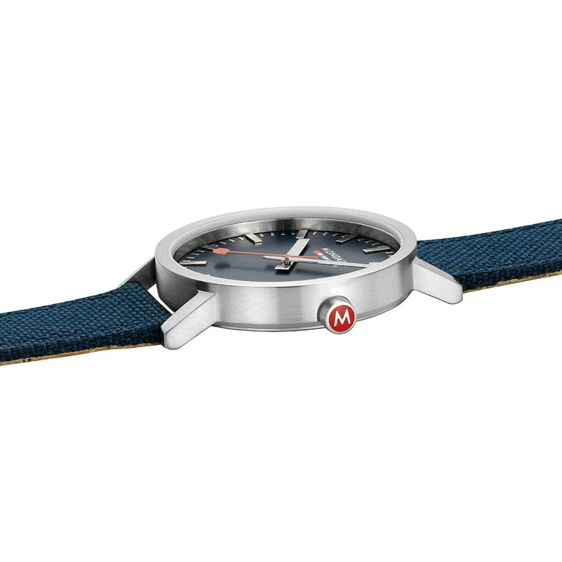Mondaine Classic A660.30360.40SBD Herrenuhr Tiefseeblau • Schweizer Quarzwerk • Recyceltes Textilarmband