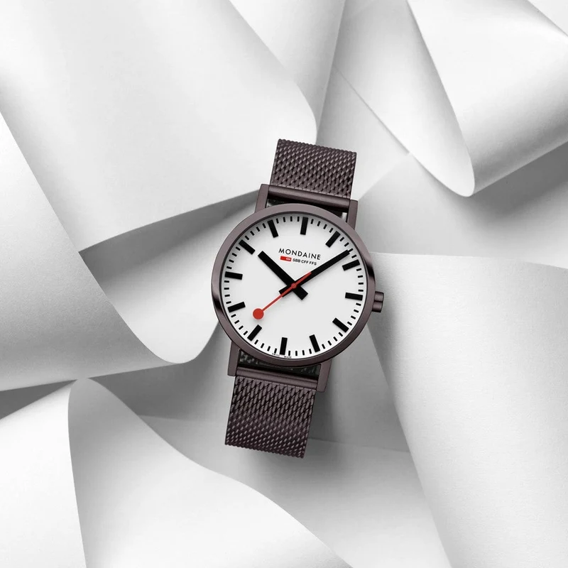 Mondaine Classic A660.30360.1BSBZ Herrenuhr Braun • Mineralglas mit BackLight • Swiss Made