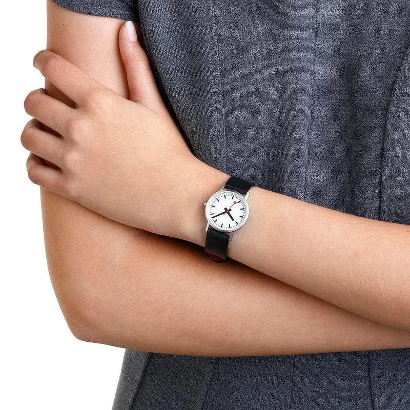Mondaine Classic A658.30323.16OMV Damen Armbanduhr Schwarz • Veganes Traubenleder • Swiss Made
