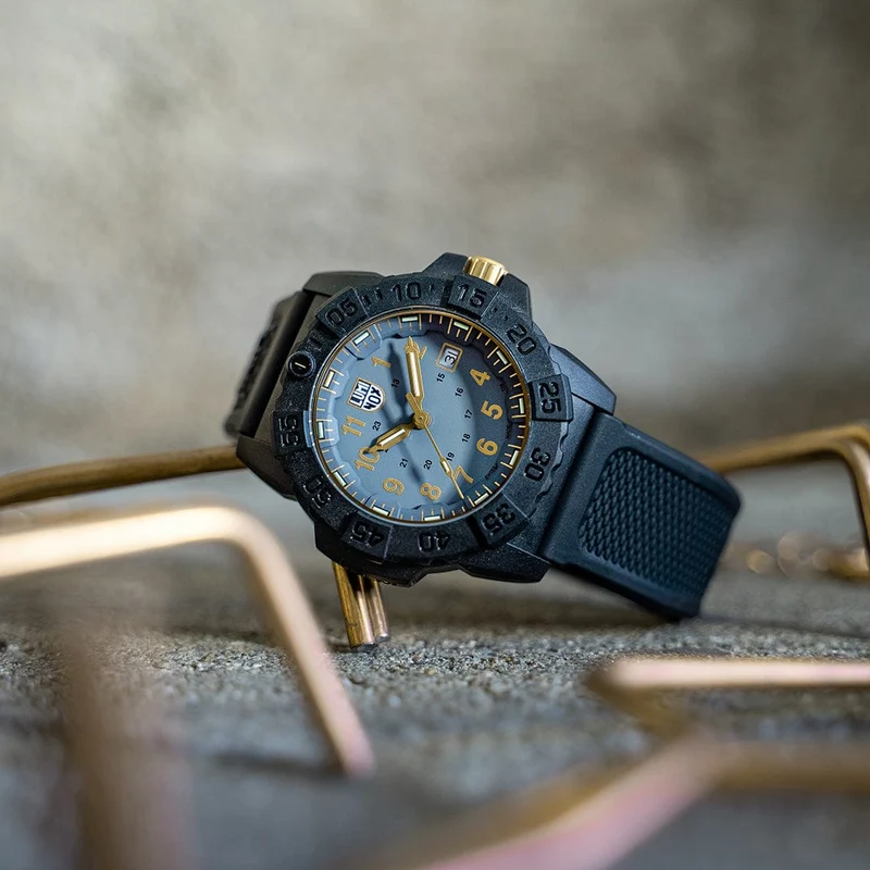 Luminox Navy SEAL XS.3508.GOLD Herren Armbanduhr Schwarz • CARBONOX™-Gehäuse • 25 Jahre Leuchttechnologie