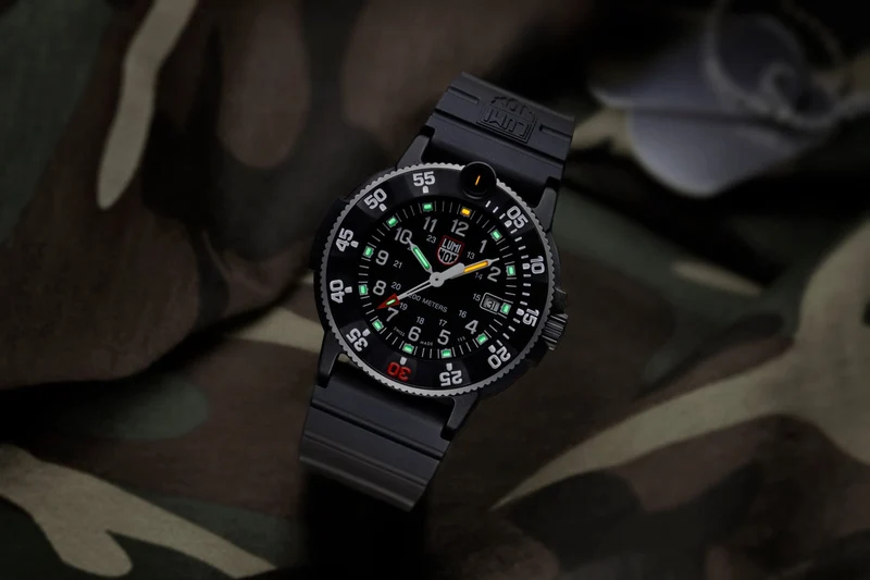 Luminox Navy SEAL Original XS.3001H Herren Armbanduhr Schwarz • Saphirglas • 200 m Wasserdicht