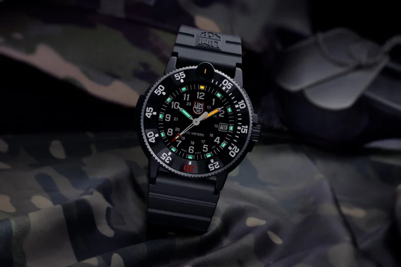 Luminox Navy SEAL Original XS.3001H Herren Armbanduhr Schwarz • Saphirglas • 200 m Wasserdicht