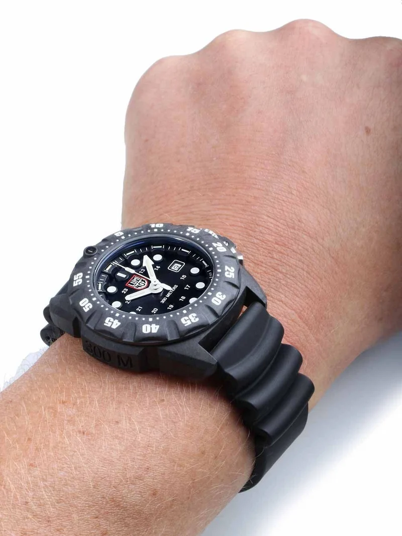 Luminox Scott Cassell XS.1551 Herren Armbanduhr • Saphirglas • CARBONOX-Gehäuse