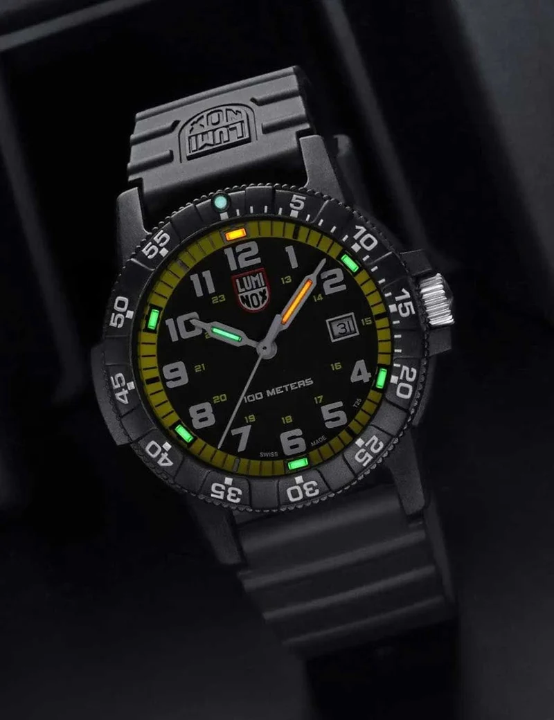 Luminox Leatherback Sea Turtle Giant XS.0325 Herrenuhr Schwarz • CARBONOX™-Gehäuse • Luminox Light Technology