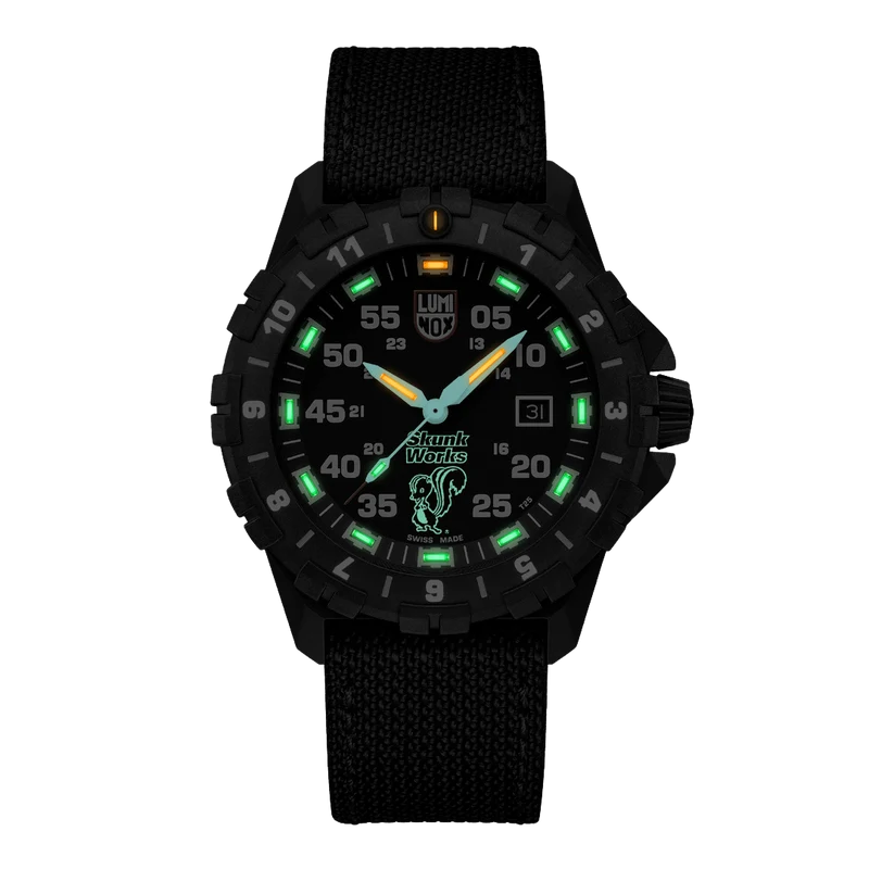 Luminox F-117 Nighthawk x Skunk Works XA.6442.H Herren Armbanduhr • Saphirglas • CARBONOX™-Gehäuse