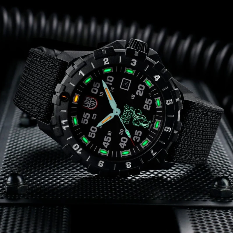 Luminox F-117 Nighthawk x Skunk Works XA.6442.H Herren Armbanduhr • Saphirglas • CARBONOX™-Gehäuse