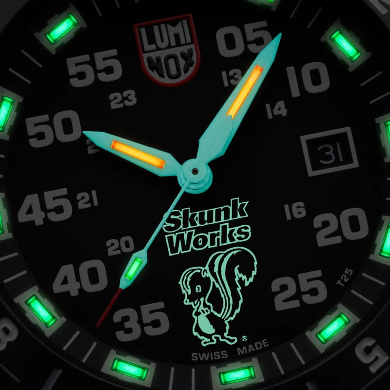 Luminox F-117 Nighthawk x Skunk Works XA.6442.H Herren Armbanduhr • Saphirglas • CARBONOX™-Gehäuse