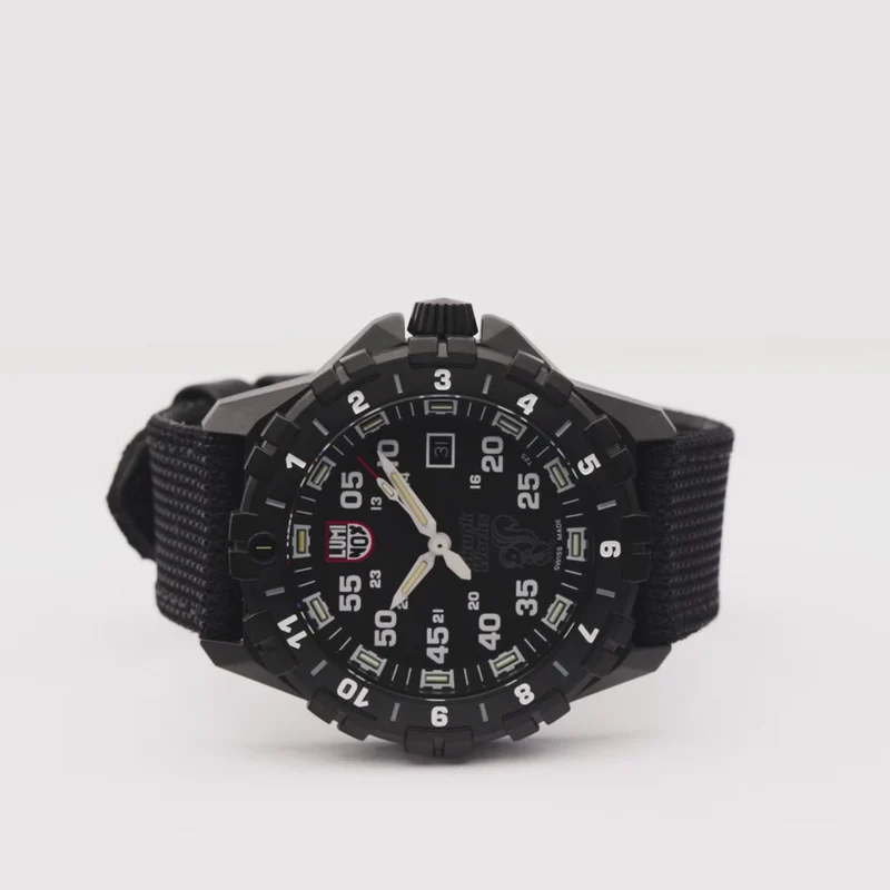 Luminox F-117 Nighthawk x Skunk Works XA.6442.H Herren Armbanduhr • Saphirglas • CARBONOX™-Gehäuse