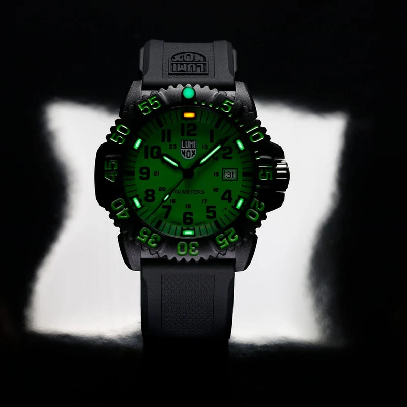 Luminox Sea Lion X2.2067.1 Herrenuhr Schwarz/Grün • CARBONOX™-Gehäuse • Luminox Light Technology