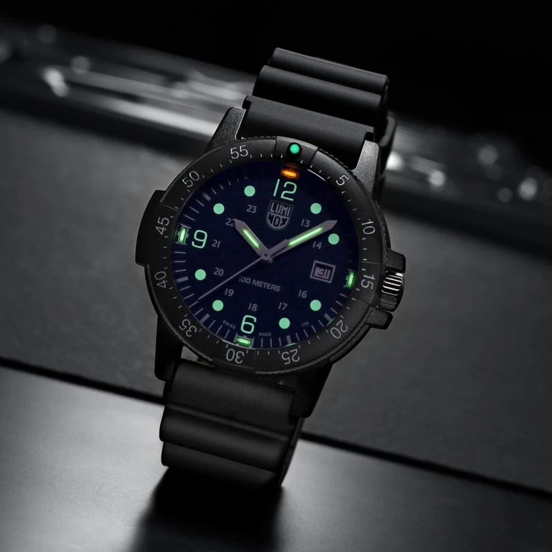 Luminox Sea Bass X2.2003 Herrenuhr Schwarz • Luminox Light Technology • Einseitig drehbare Lünette