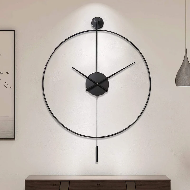 Grote Stille Wandklok met Elegante Pendel 50cm Zwart Metaal Geruisloos Quartz Mechanisme Woonkamer Slaapkamer | Sansoti
