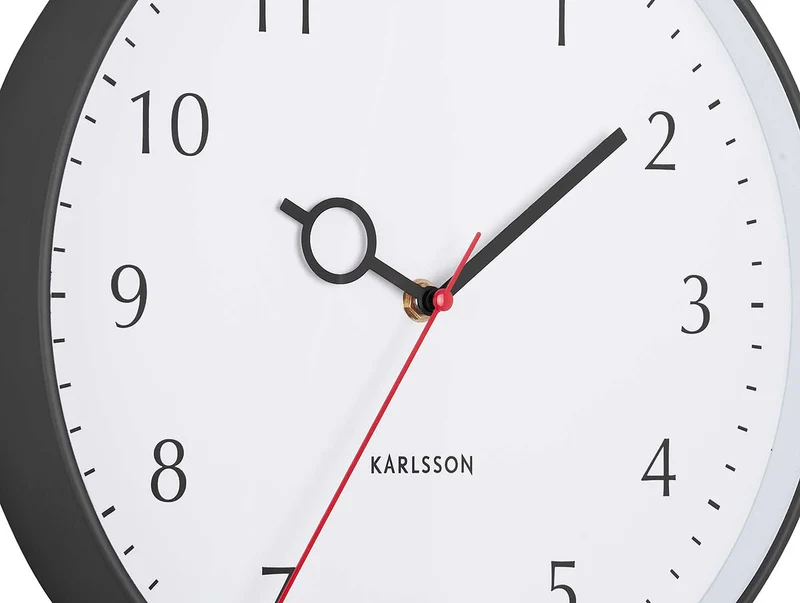 Karlsson Wanduhr 30 cm Ø Kunststoff • Modernes Design • Präzises Quarzwerk
