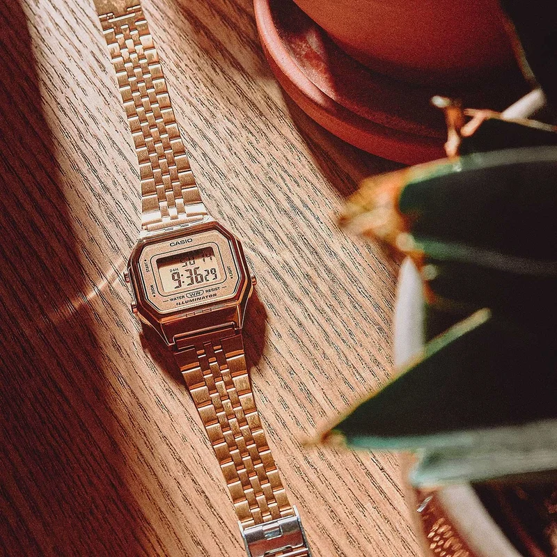 Casio Vintage LA680WEGA-9ER Damenuhr • Kultiges Retro-Design • LED-Beleuchtung