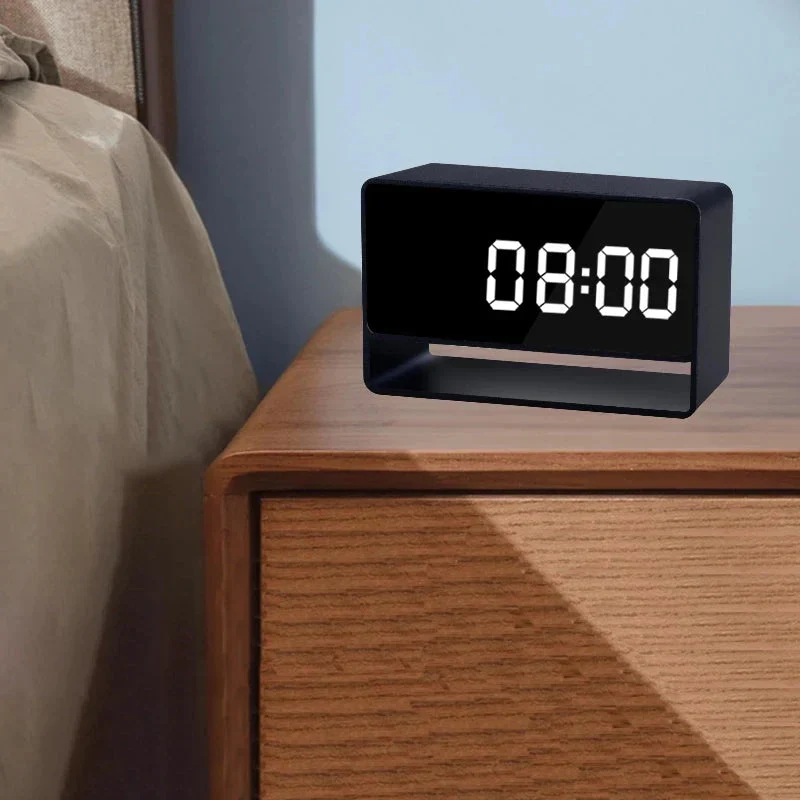Wecker mit versteckter Kamera Full HD
