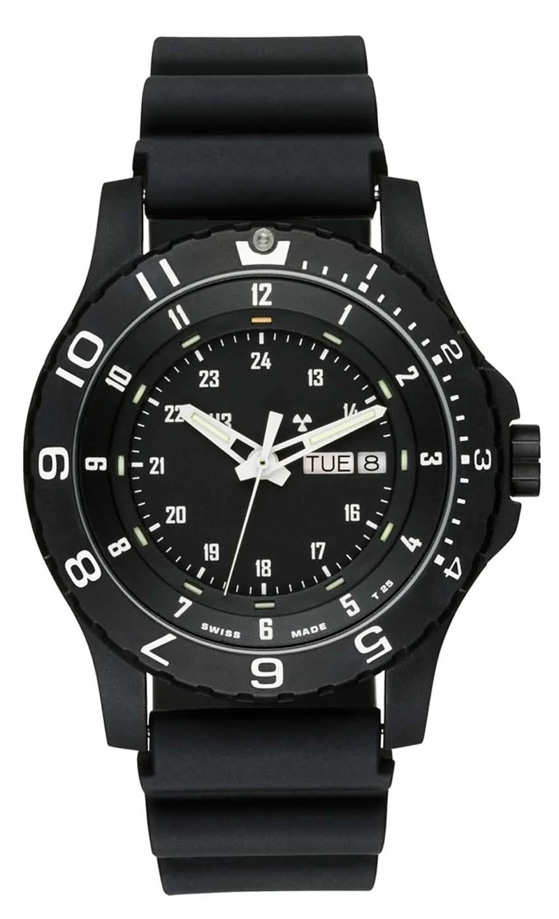 Traser P66 100376 Herrenuhr • Trigalight • Swiss Made