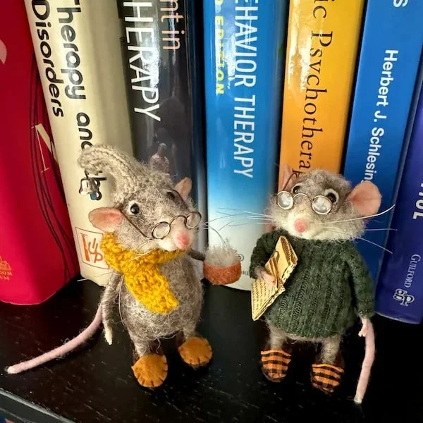 Handgemaakte Viltmuis Decoratiefiguur - Wol & Leer - 7,6 cm - Schattig Ornament voor Seizoensdecoratie | Sansoti