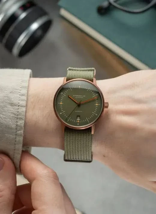 Sternglas Naos S02-NA35-FI05 Herrenuhr • Bauhaus-Design • Saphirglas