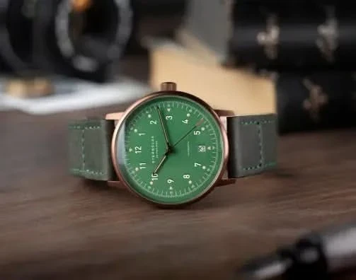 Sternglas Lumatik S02-LMR19-NY07 Herrenuhr • Bauhaus-Design • Saphirglas