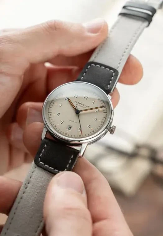 Sternglas Lumatik S02-LM26-NY06 Unisex-Uhr • Bauhaus-Design • Saphirglas