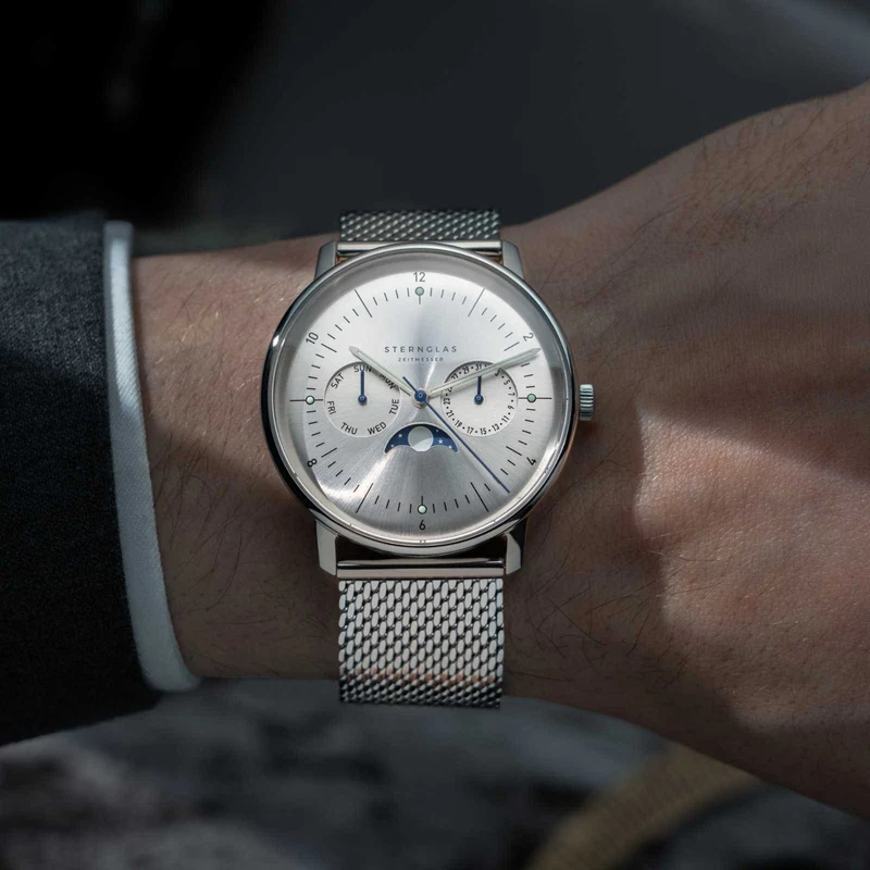 Sternglas Naos Moonphase S01-NM52-BR03 Herrenuhr • Preisgekröntes Bauhaus-Design aus Hamburg • Kratzfestes Saphirglas