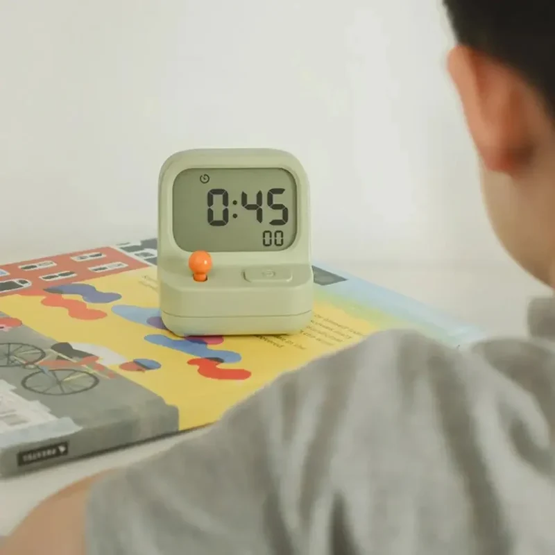 Origineller Digitalwecker für Jungen