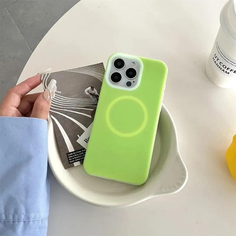 Siliconen iPhone Hoesje met Magnetische Ring 360° Draaibaar Shockproof Bescherming 12 Kleuren iPhone 15 16 17 | Sansoti