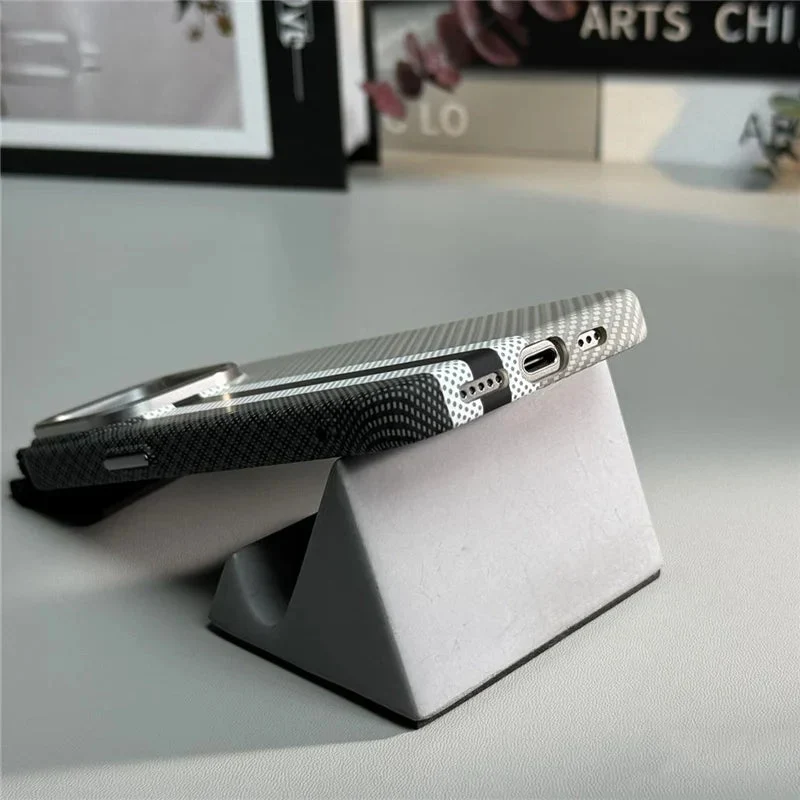Telefoonhoesje met Carbon Fiber Textuur voor iPhone 12 tot 17 Schokbestendig Mat Design Beschermhoes | Sansoti