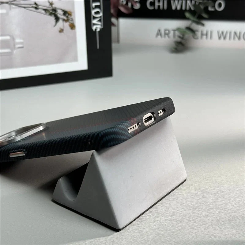 Telefoonhoesje met Carbon Fiber Textuur voor iPhone 12 tot 17 Schokbestendig Mat Design Beschermhoes | Sansoti