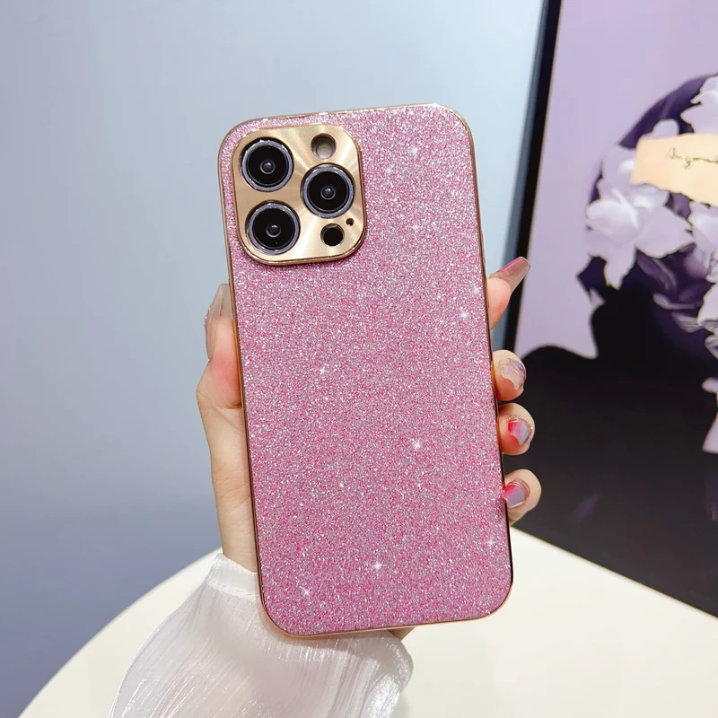 Telefoonhoesje met Suède of Glitter Afwerking Goudkleurig Camera-Detail Stijlvol Design iPhone 13-17 | Sansoti