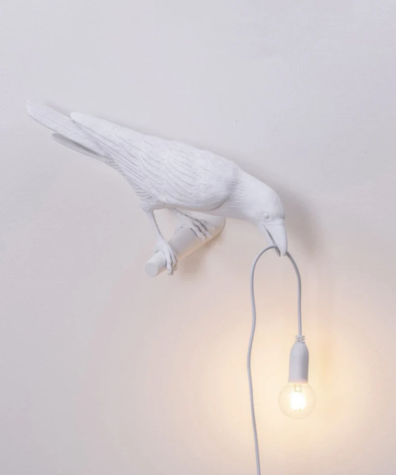 Decoratieve Vogellamp Raaf met Gloeilamp in Snavel Zwart Wit Staand Kunsthars Tafellamp Sfeervol Woonkamer Slaapkamer Kantoor Origineel Sculptuurontwerp | Sansoti