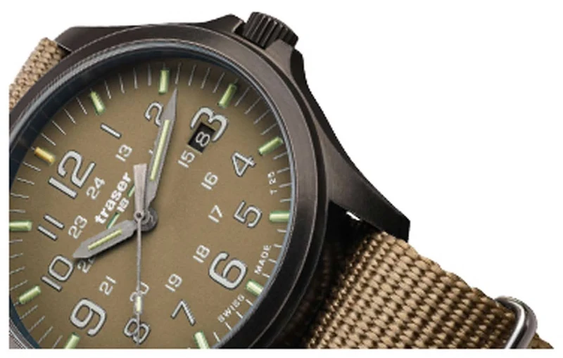 Traser P67 Officer Pro 108631 Uhr • Trigalight • Saphirglas