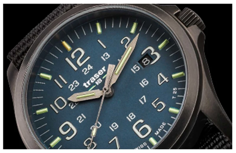 Traser P67 Officer Pro 108632 Uhr • Trigalight • Swiss Made