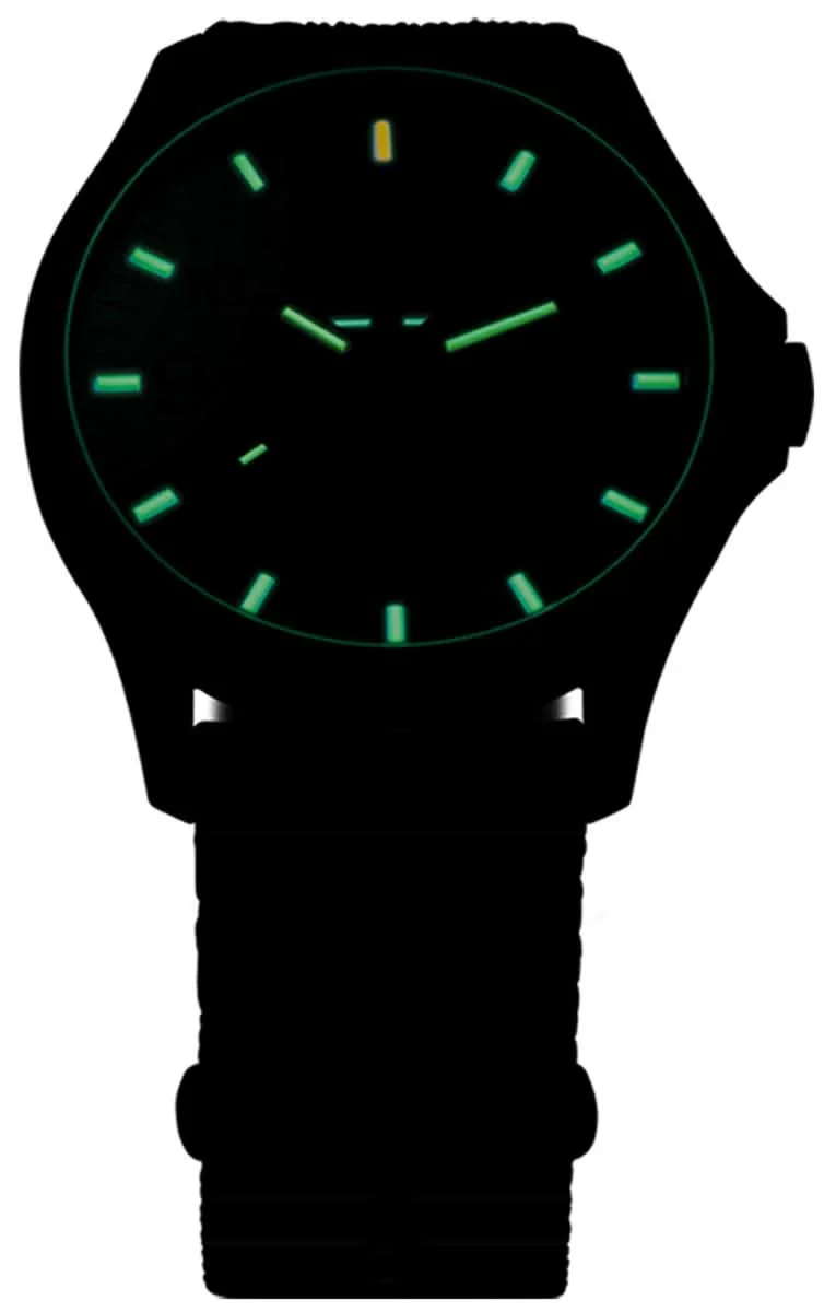Traser P67 Officer Pro 107422 Herrenuhr • Trigalight • Swiss Made