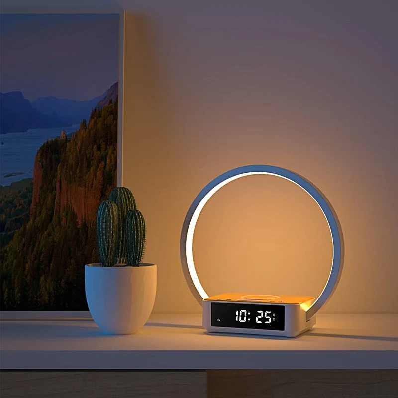 Design Nachttischlampe mit Wecker und Ladegerät