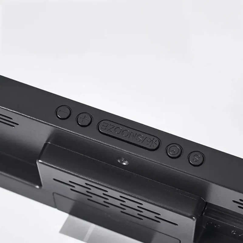 Digitaler LED Wecker mit großen Zahlen