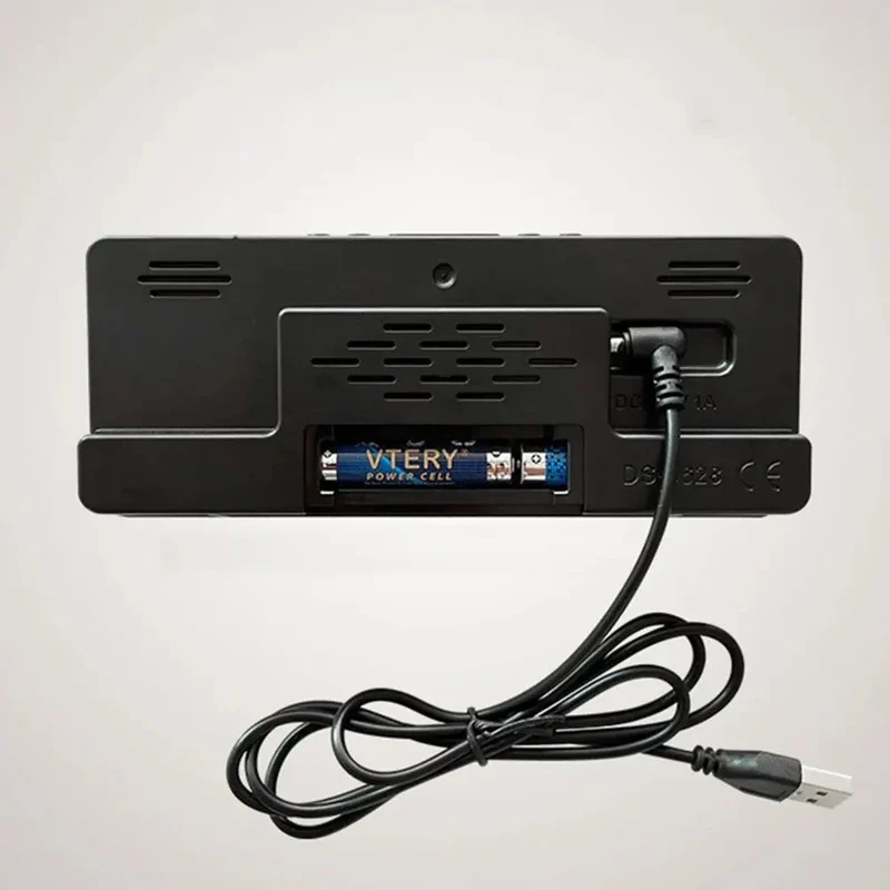 Digitaler LED Wecker mit großen Zahlen
