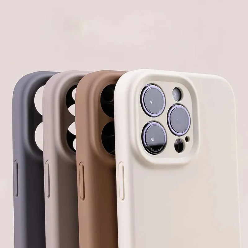 Zacht Siliconen iPhone Hoesje met Verhoogde Rand Camera Bescherming 14 15 16 17 Minimalistische Stijl | Sansoti