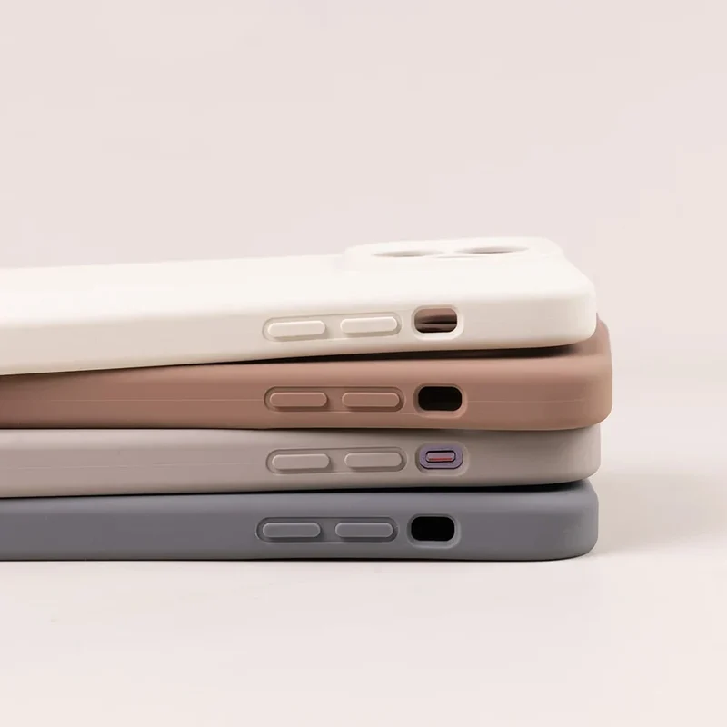 Zacht Siliconen iPhone Hoesje met Verhoogde Rand Camera Bescherming 14 15 16 17 Minimalistische Stijl | Sansoti