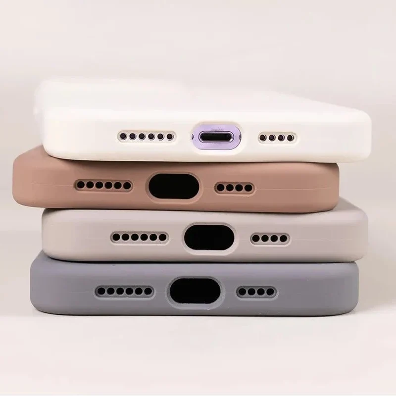 Zacht Siliconen iPhone Hoesje met Verhoogde Rand Camera Bescherming 14 15 16 17 Minimalistische Stijl | Sansoti