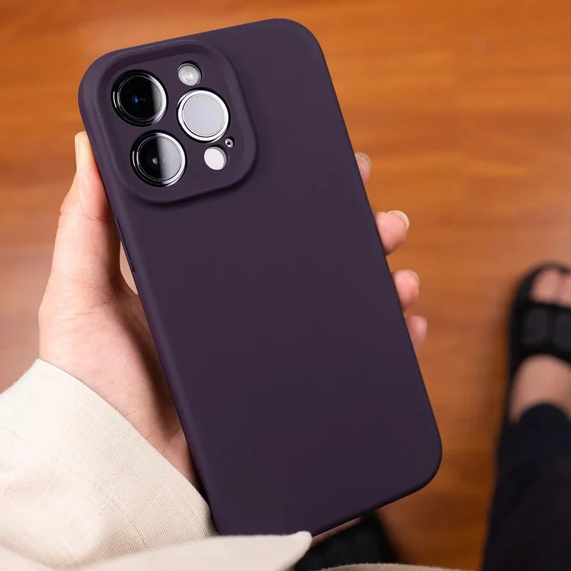 Zacht Siliconen iPhone Hoesje met Verhoogde Rand Camera Bescherming 14 15 16 17 Minimalistische Stijl | Sansoti