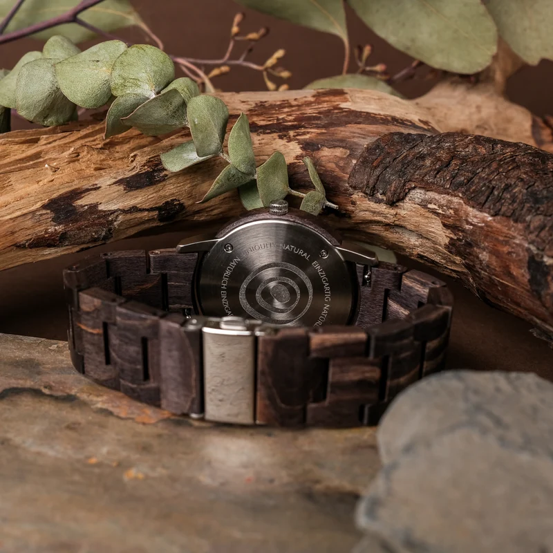 Holzkern Immanuel Armbanduhr Blau • Sodalith-Zifferblatt • Holzgehäuse