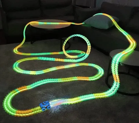 Magnetisch Racebaan Speelgoed Set voor Kinderen met Glow-in-the-Dark Functie 46-184 Delen Educatief Creatief | Sansoti
