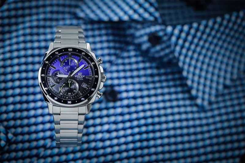 Casio Edifice EFV-600D-2AVUEF Herrenuhr • Sportlicher Chronograph • 10 bar wasserdicht